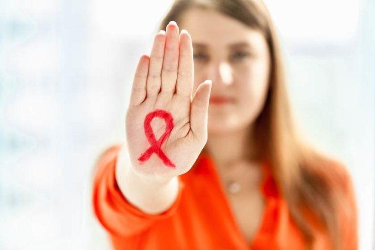 11 Early Symptoms of HIV Every Woman Should Be Aware Of ...